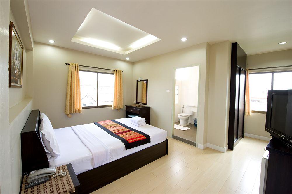 Super Oyo 1096 Winner Inn Hotel Chiang Mai Ngoại thất bức ảnh