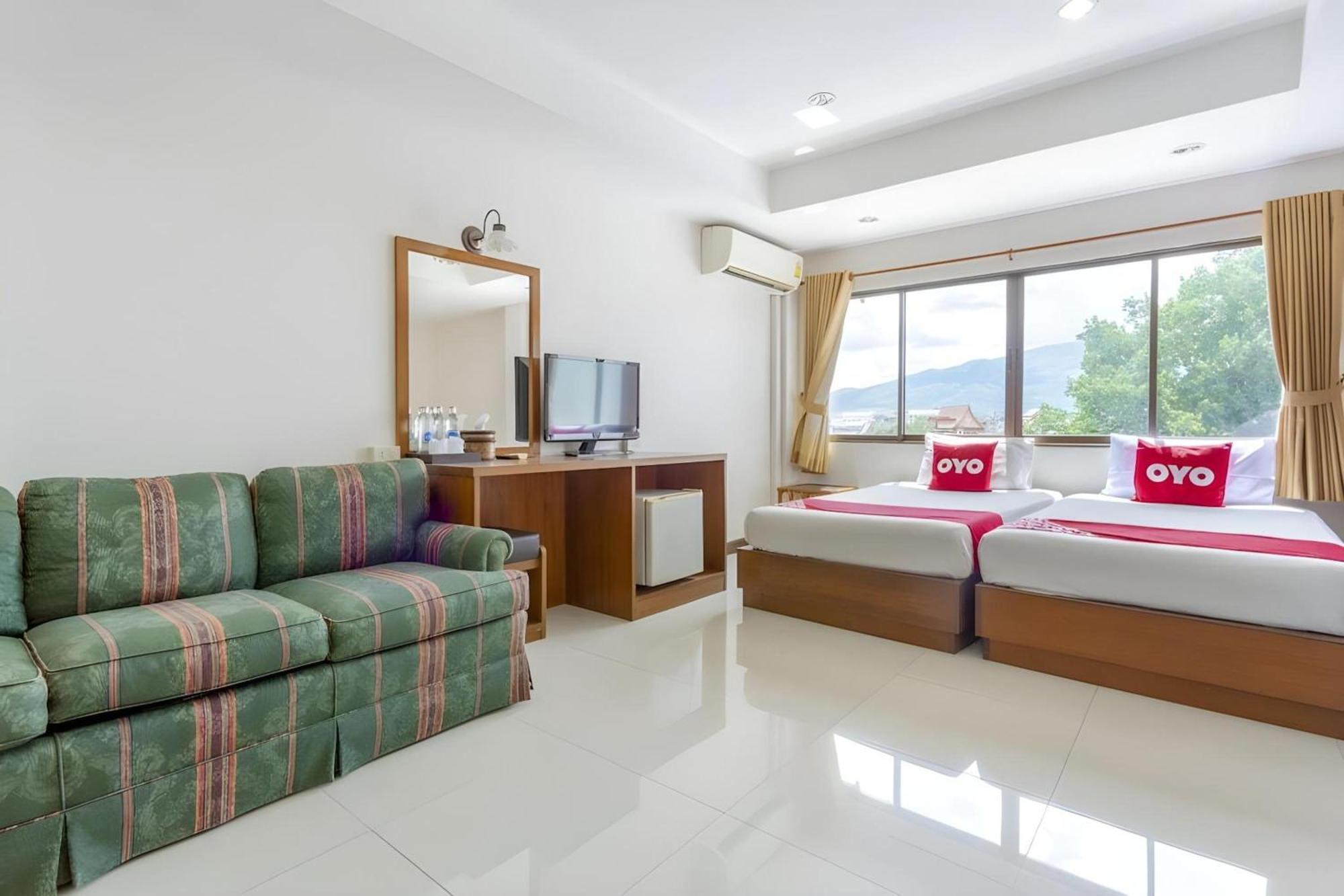 Super Oyo 1096 Winner Inn Hotel Chiang Mai Ngoại thất bức ảnh