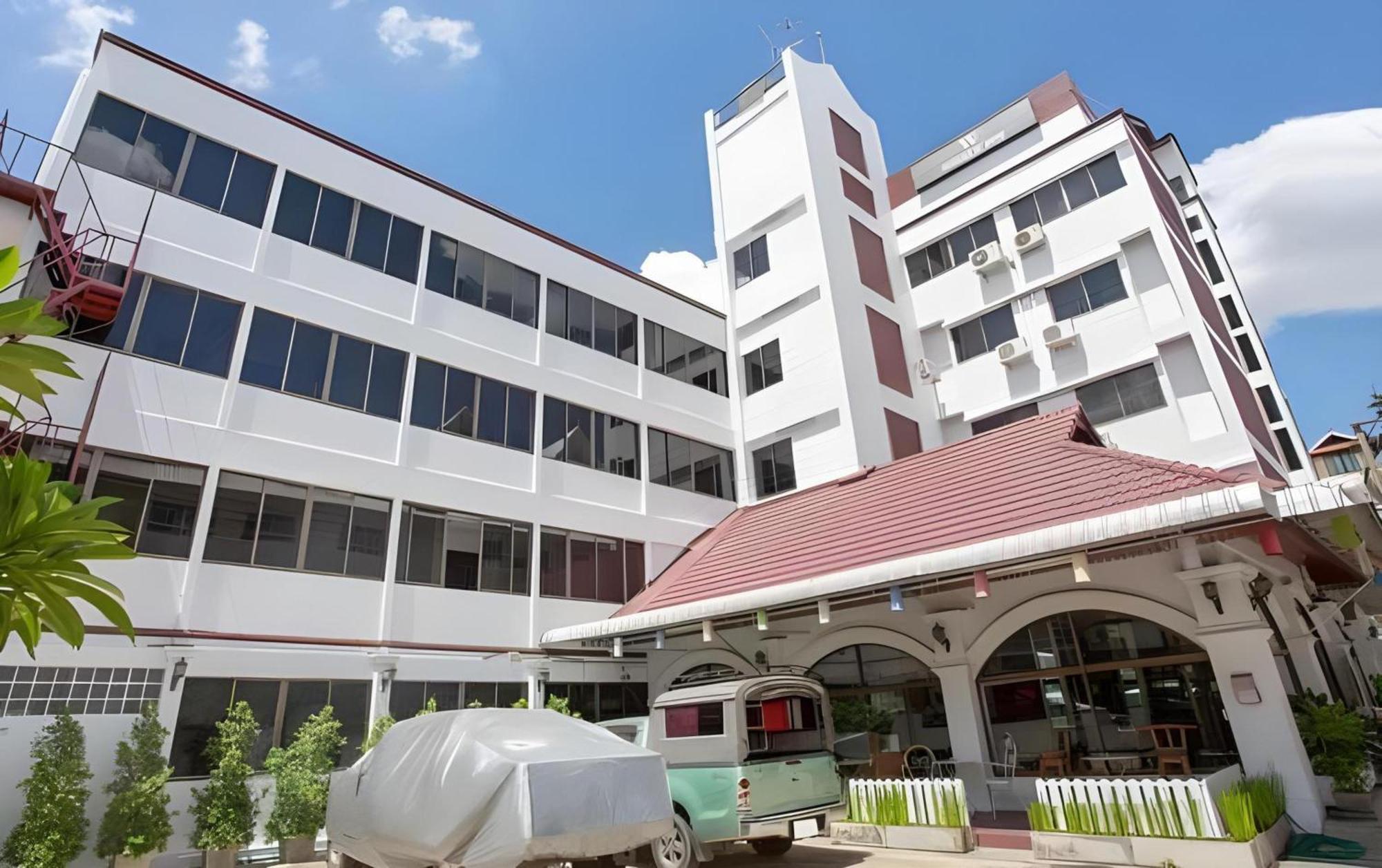 Super Oyo 1096 Winner Inn Hotel Chiang Mai Ngoại thất bức ảnh