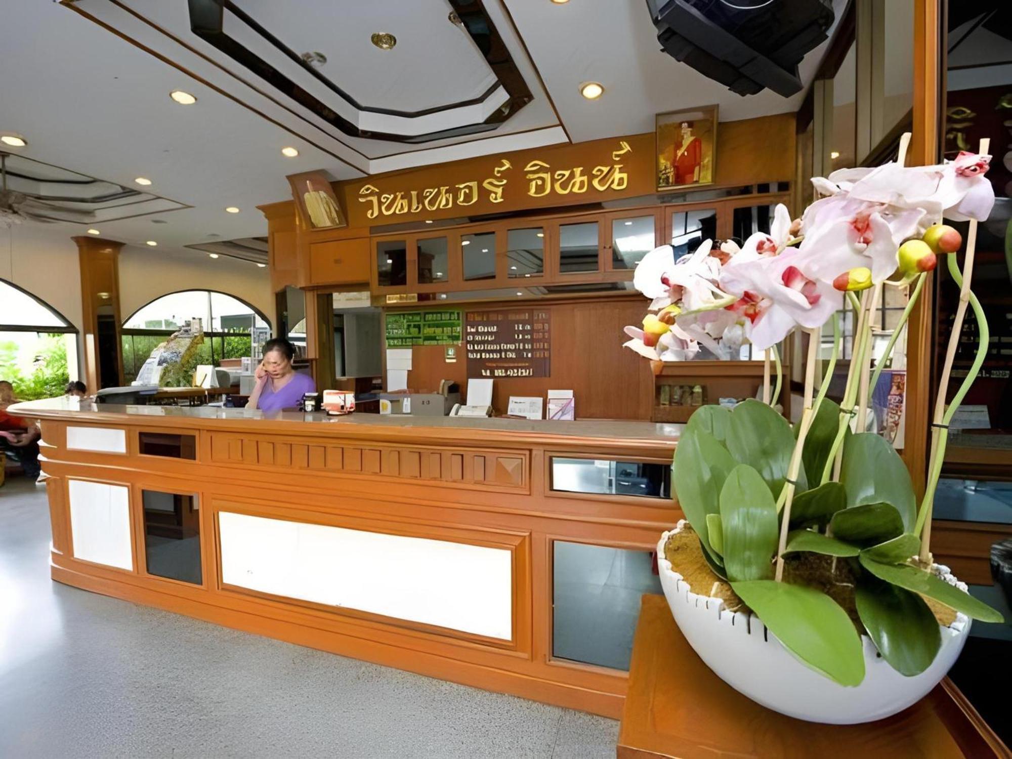 Super Oyo 1096 Winner Inn Hotel Chiang Mai Ngoại thất bức ảnh